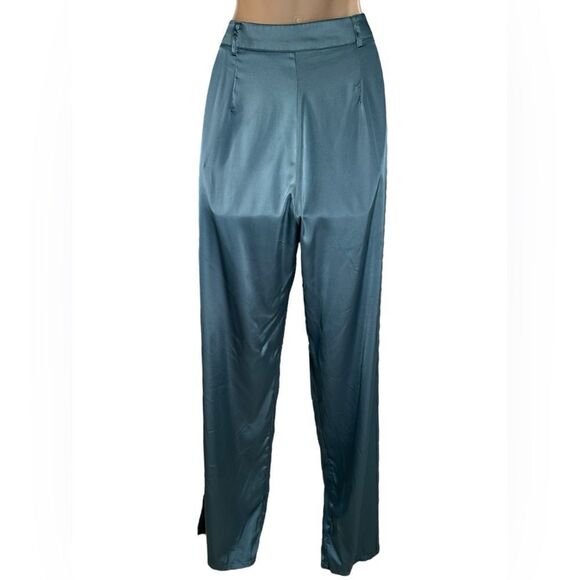 PrettyLittleThing Blue Satin Triangle Bralette & Wide Leg Trouser Set - Picture 6 of 9